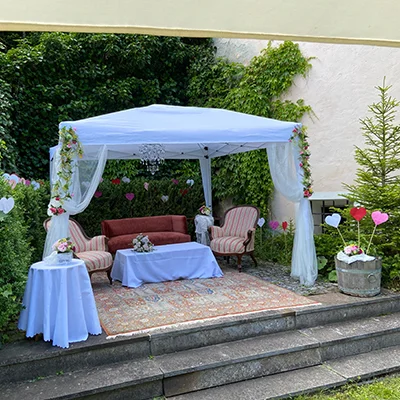 Pavillon und Lounge im Schlosspark